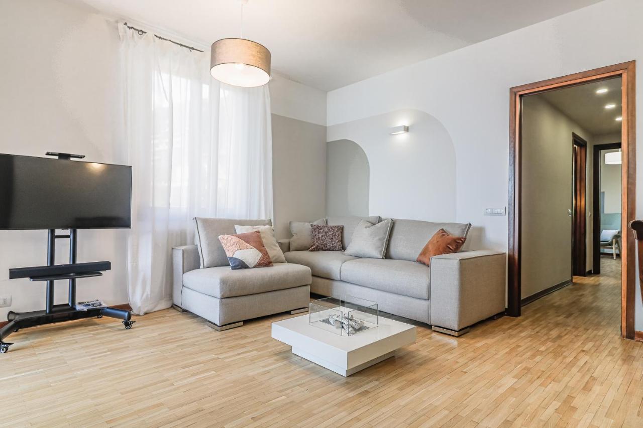Stunning View Lakeside Apartment - Larihome A11 Gravedona Exterior foto