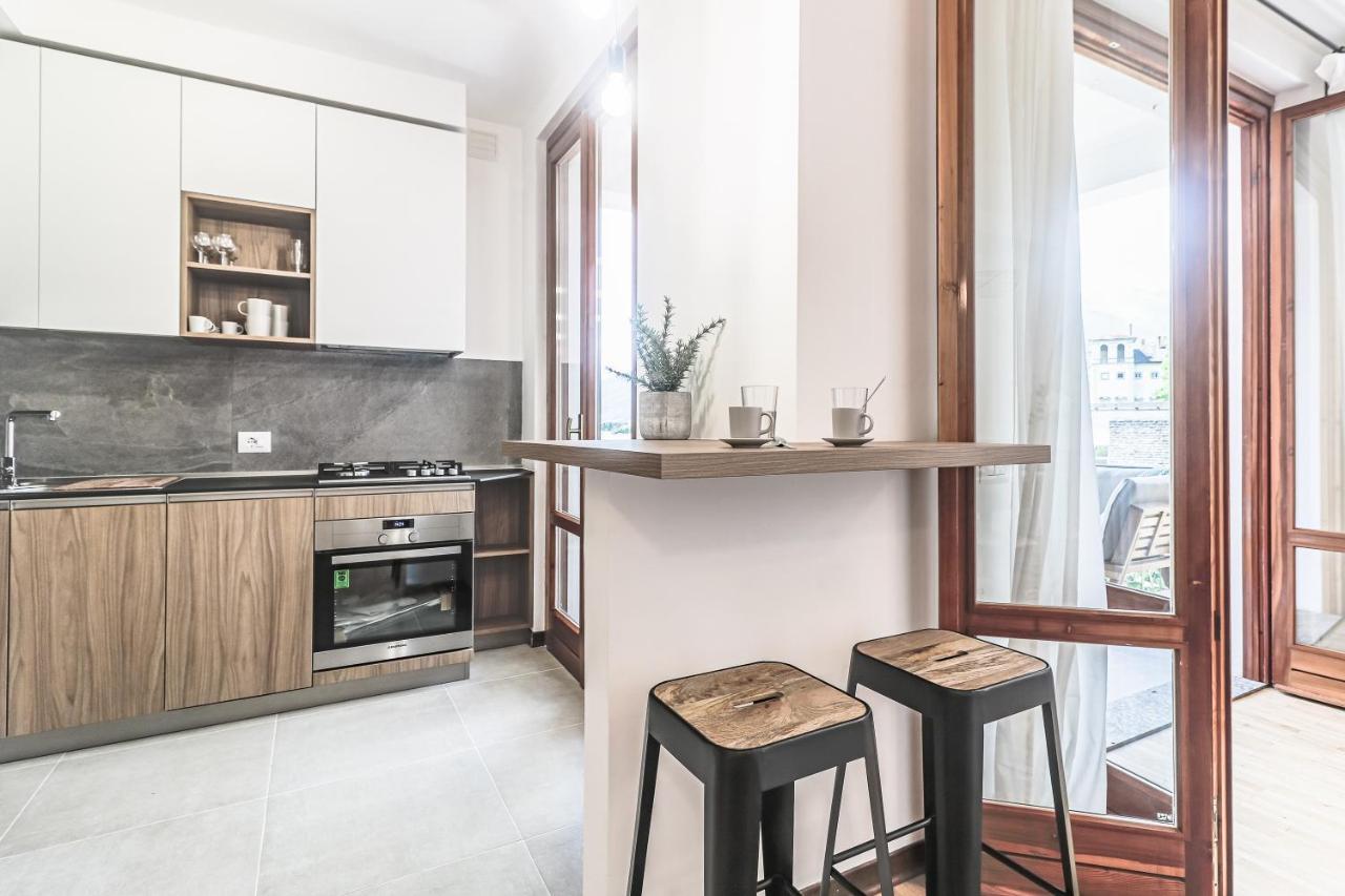 Stunning View Lakeside Apartment - Larihome A11 Gravedona Exterior foto